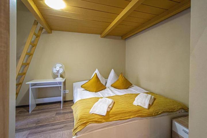 Cozy Homestay At Prague Main Station Bagian luar foto