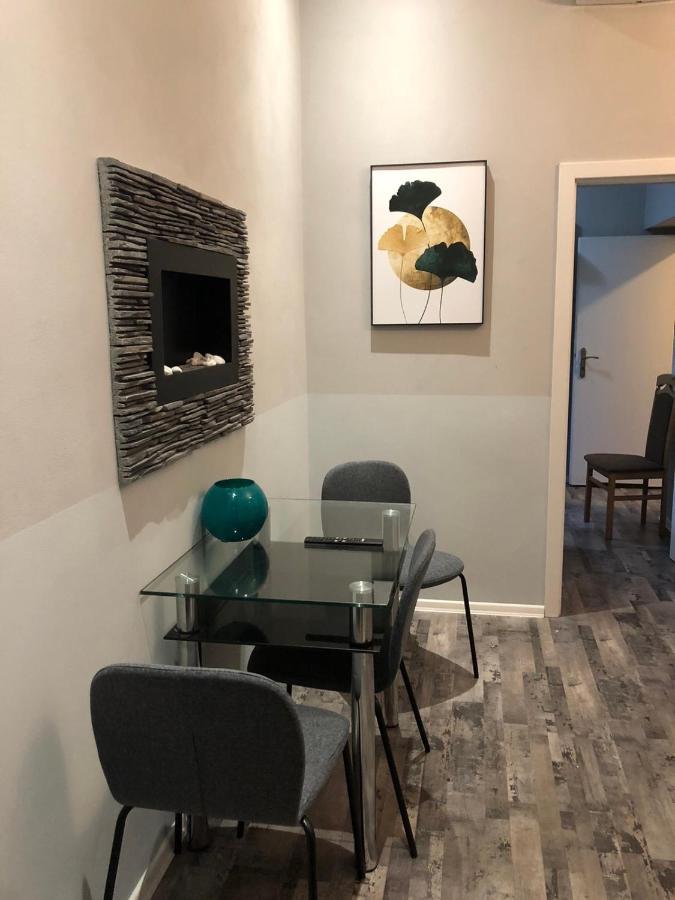 Cozy Homestay At Prague Main Station Bagian luar foto