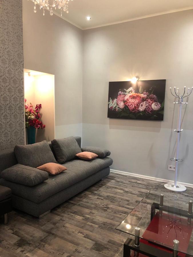 Cozy Homestay At Prague Main Station Bagian luar foto