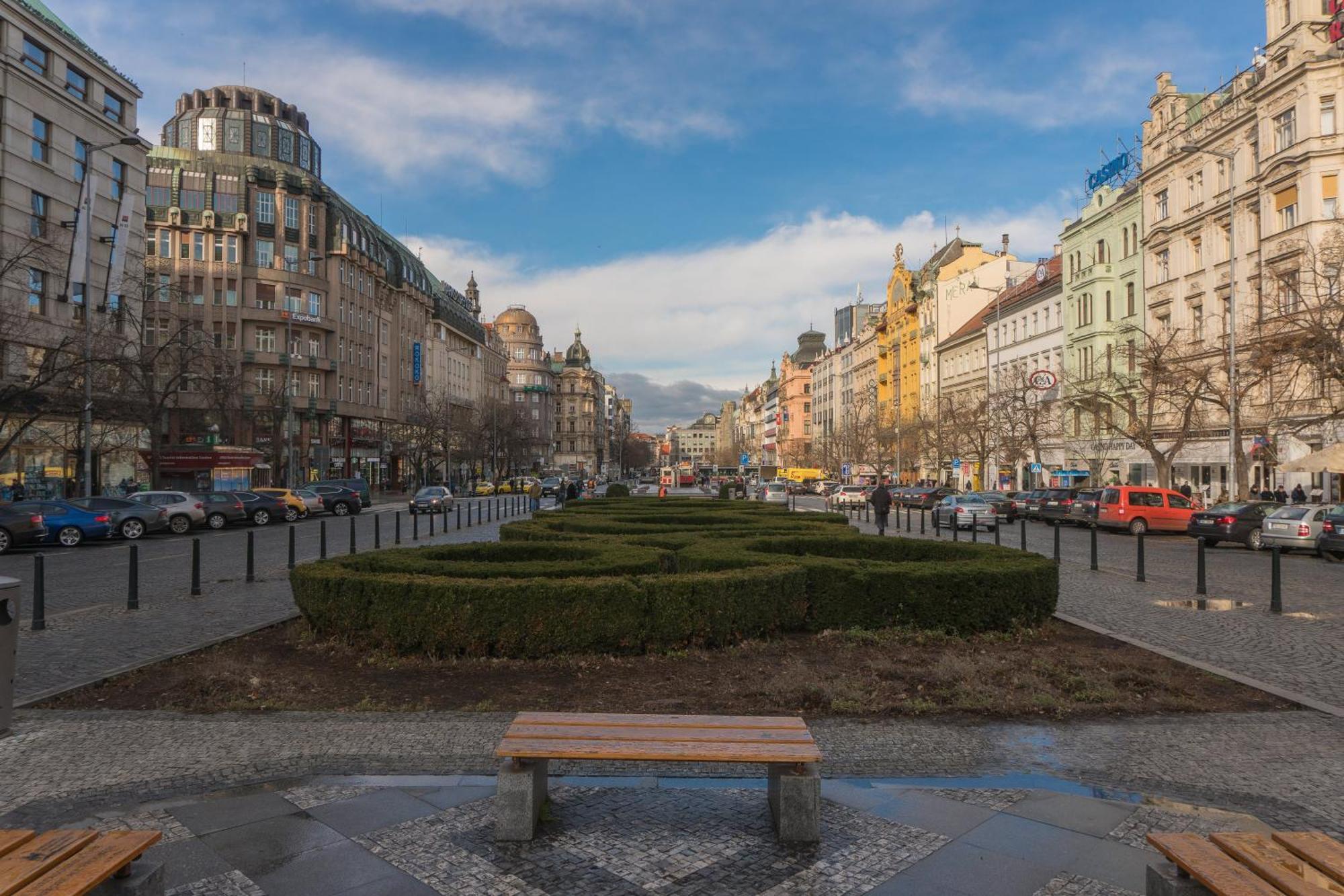 Cozy Homestay At Prague Main Station Bagian luar foto