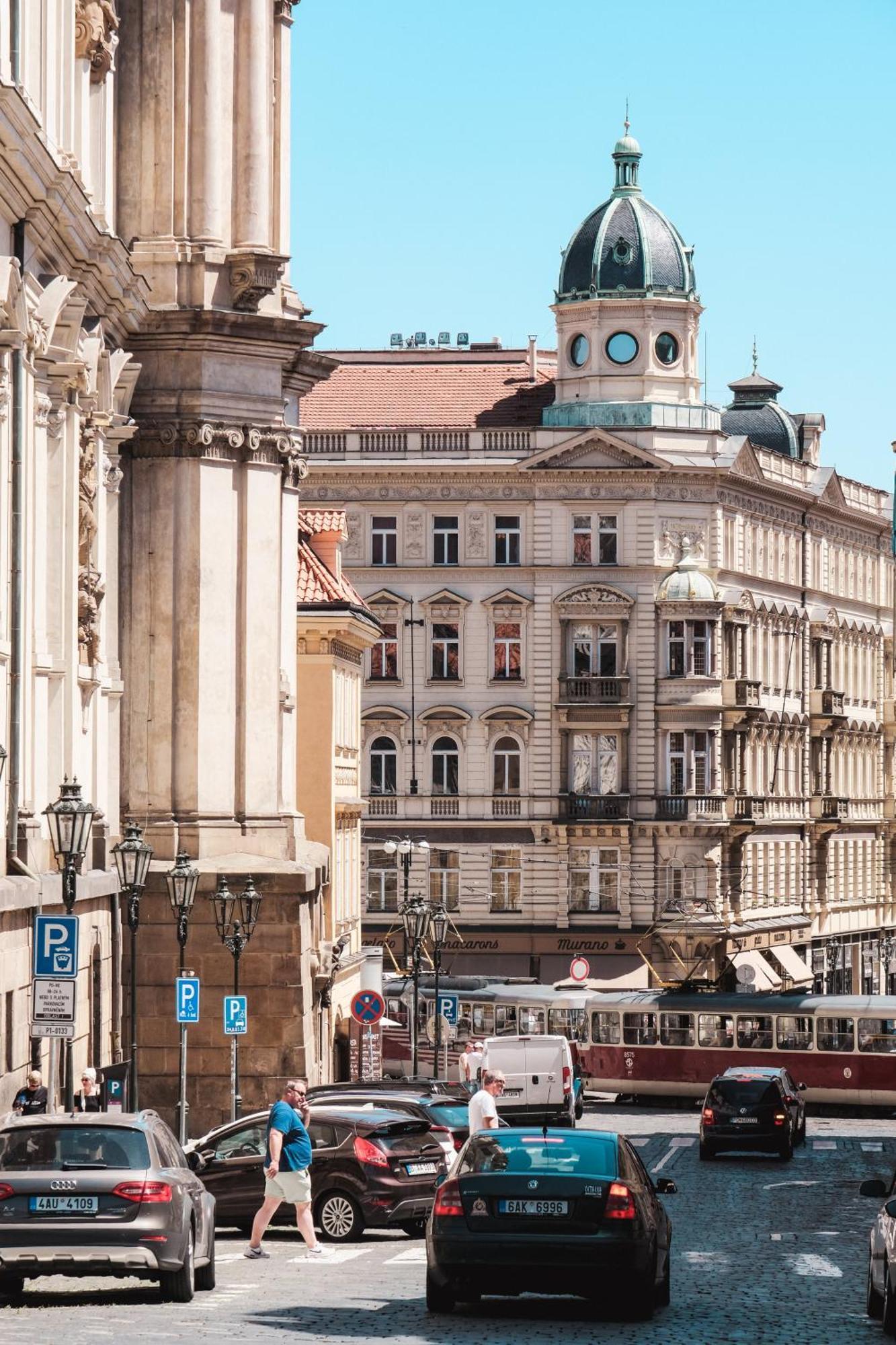 Cozy Homestay At Prague Main Station Bagian luar foto